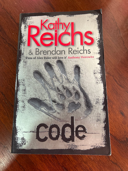 Code. Kathy Reichs & Brendan Reichs. 2013.