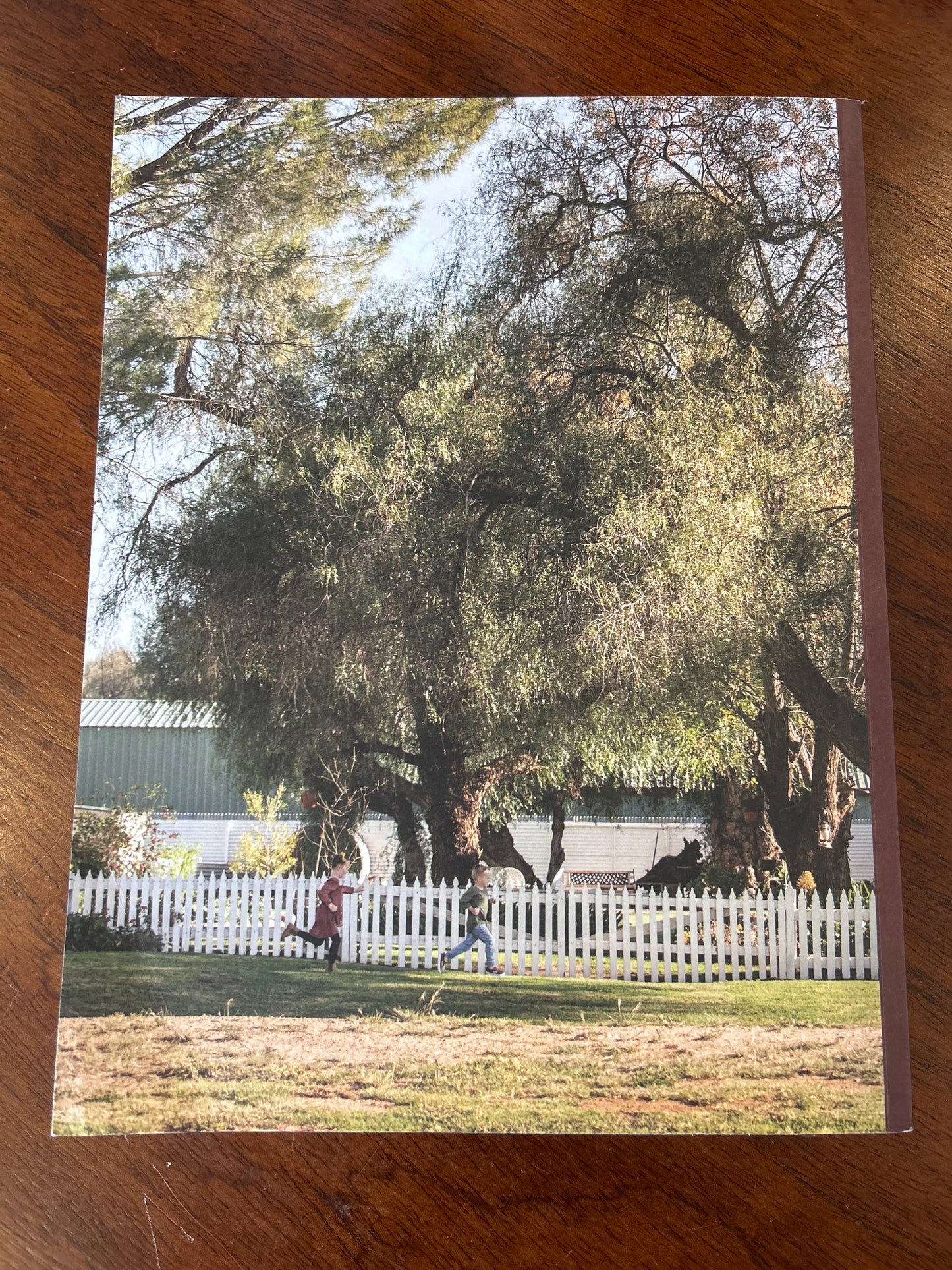 Eugowra: grow it, cook it, share it: recipes from the kitchens of Eugowra. [n. a.]. 2023.