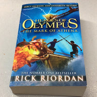 Heroes of Olympus: mark of Athena. Rick Riordan. 2013.