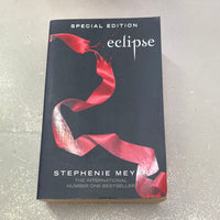 Eclipse. Stephenie Meyer. 2009.
