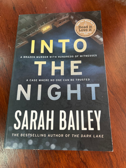 Into the night. Sarah Bailey. 2018.