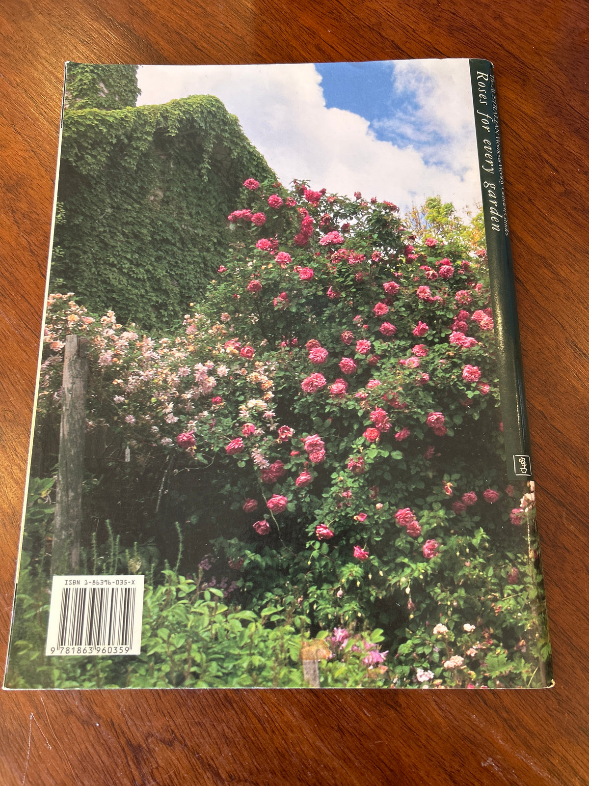 Roses for every garden. Trevor Nottle. 1995.