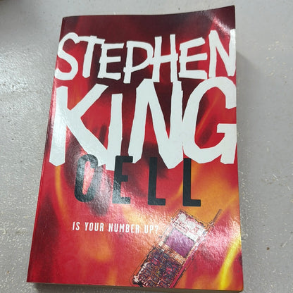 Cell. Stephen King. 2006.