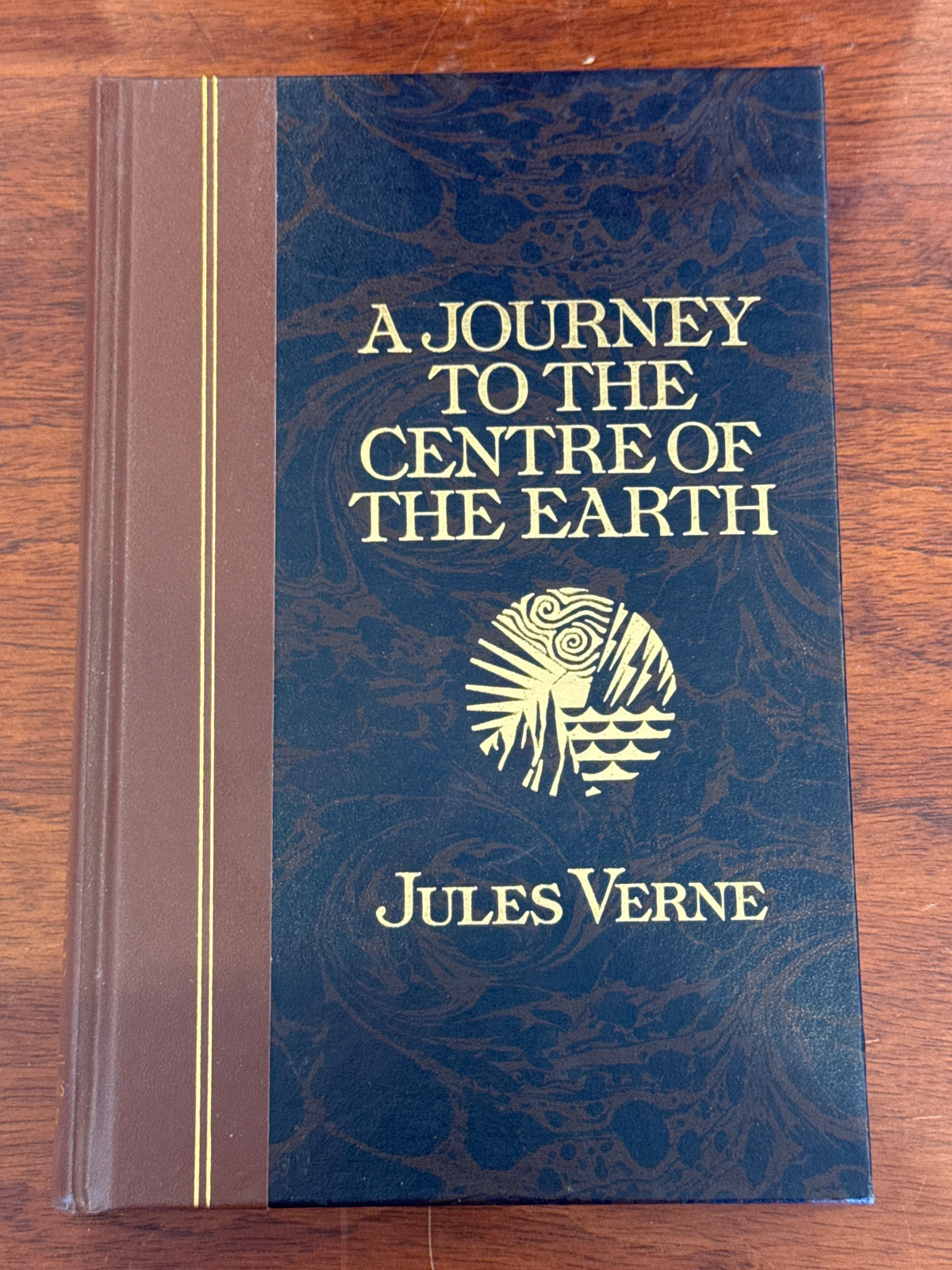 Journey to the Centre of the Earth. Jules Verne. 1992.