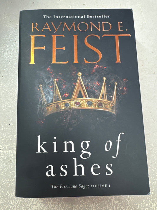 King of ashes. Raymond Feist. 2019.