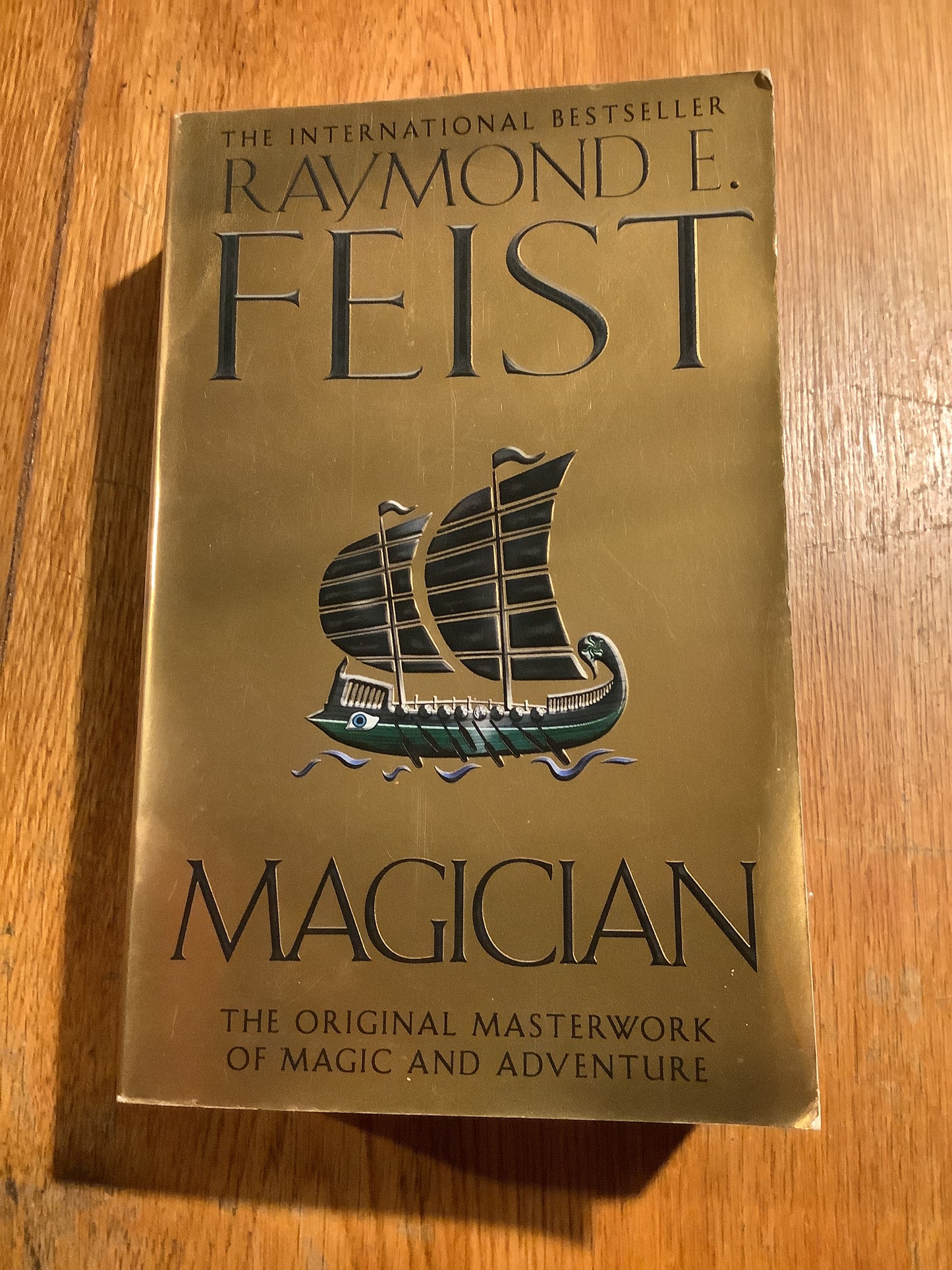 Magician. Raymond Feist. 2009.