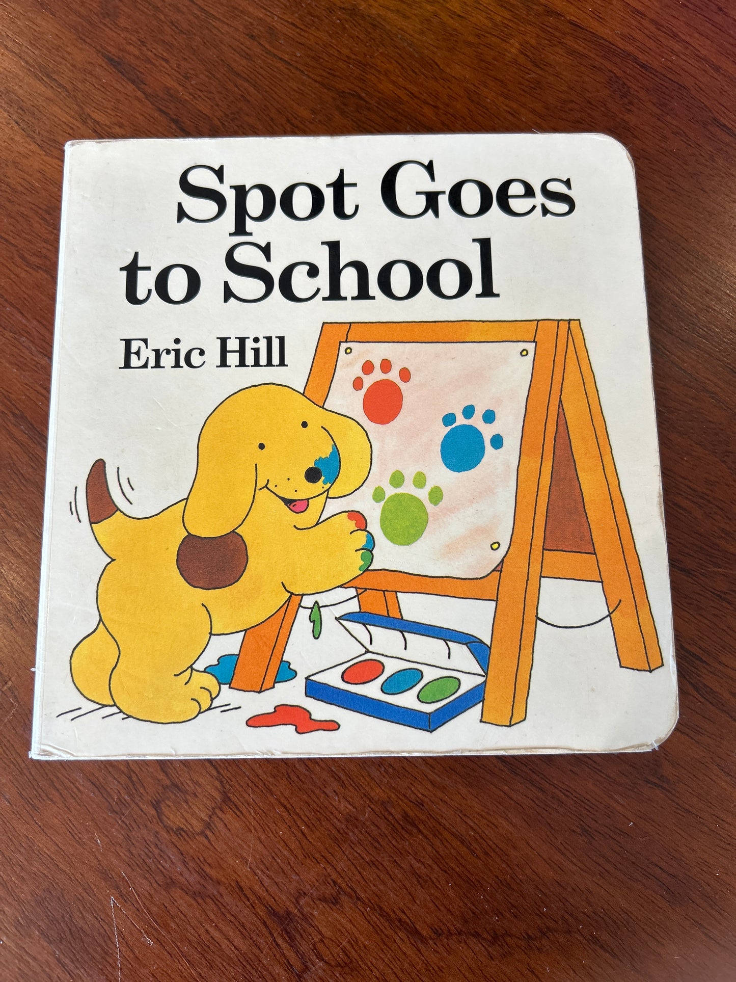 Spot goes to school. Eric Hill. 2001.