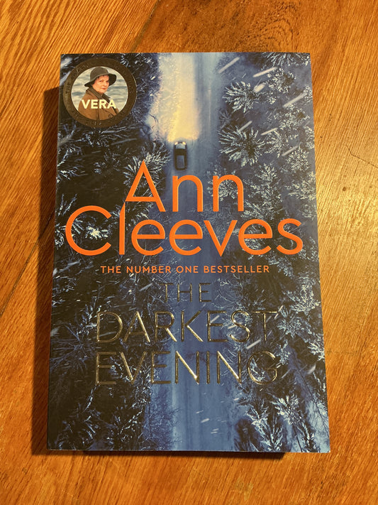 Darkest evening. Ann Cleeves. 2020.