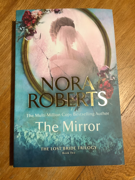 The Mirror. Nora Roberts. 2024.