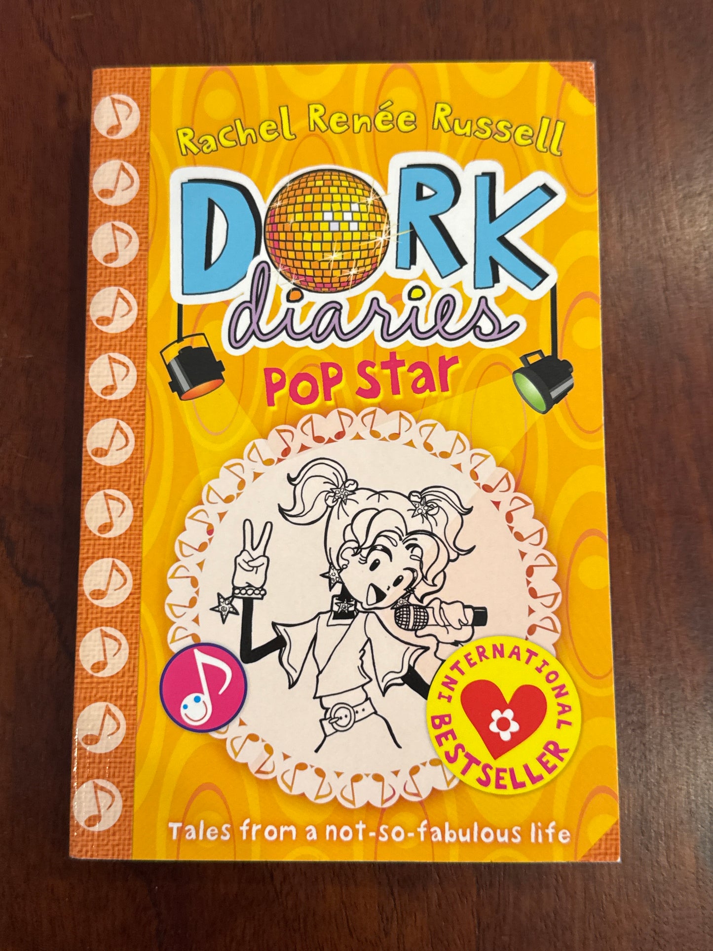 Dork diaries 3: pop star. Rachel Renee Russell. 2011.