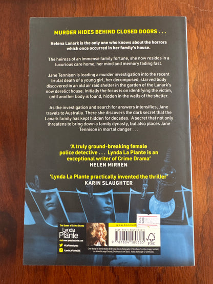 Dark rooms. Lynda La Plante. 2022.