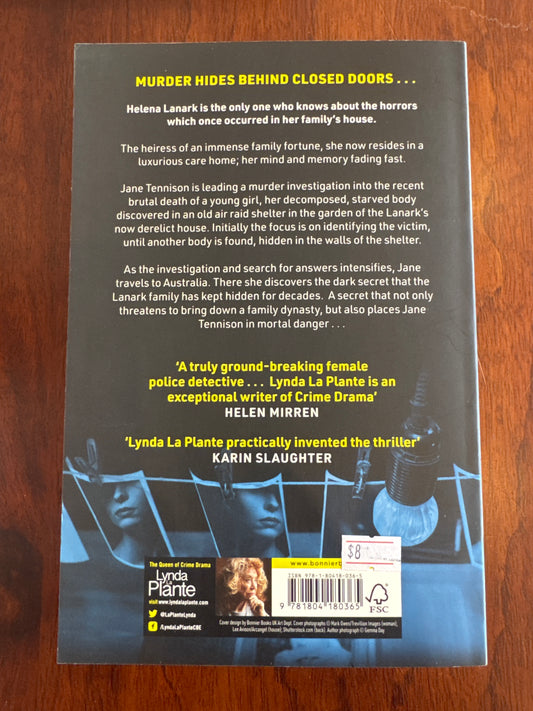 Dark rooms. Lynda La Plante. 2022.