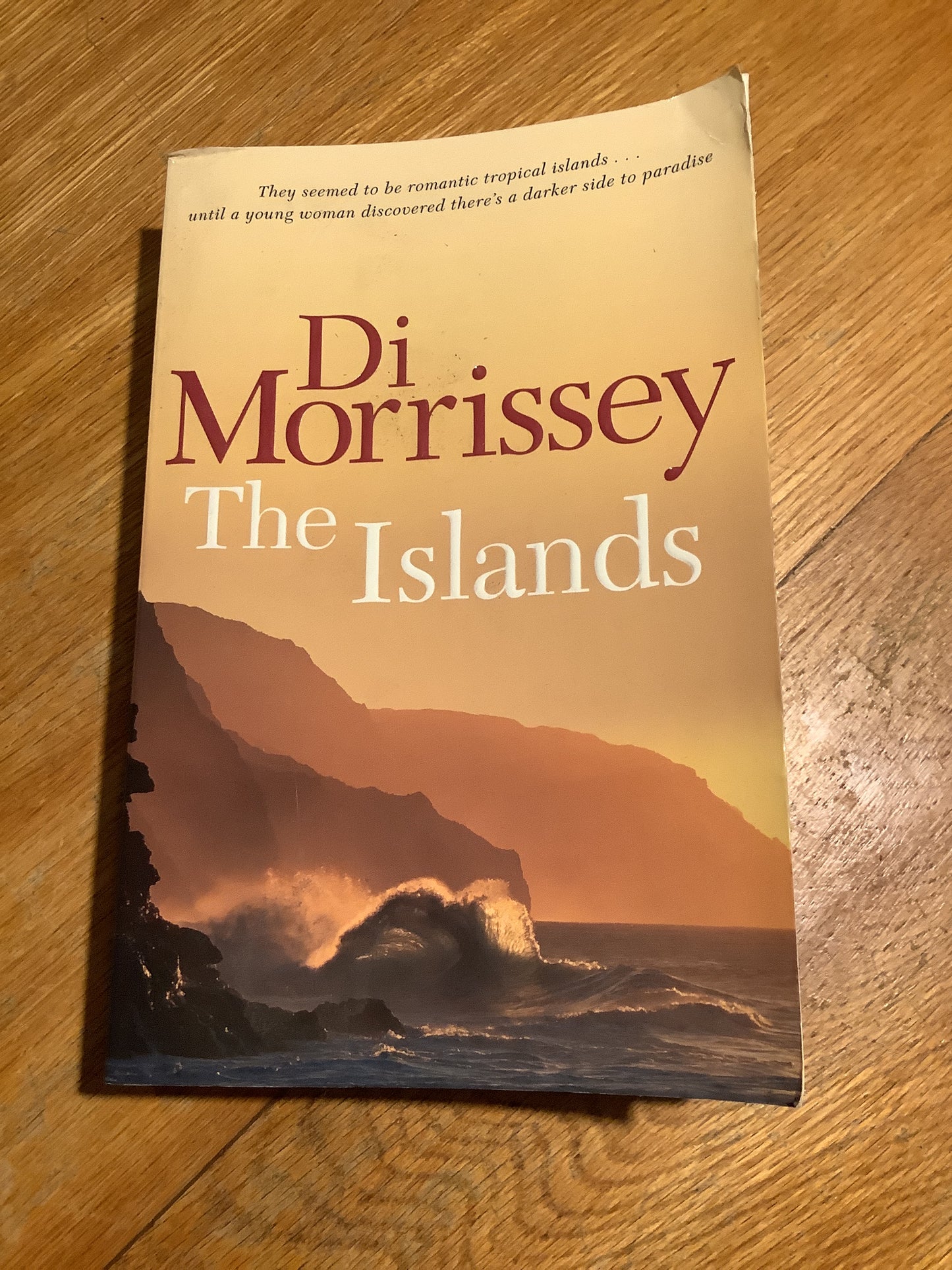 Islands. Di Morrissey. 2009.