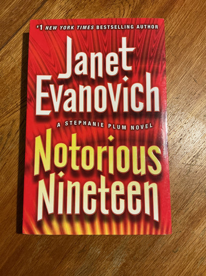 Notorious nineteen. Janet Evanovich. 2012.