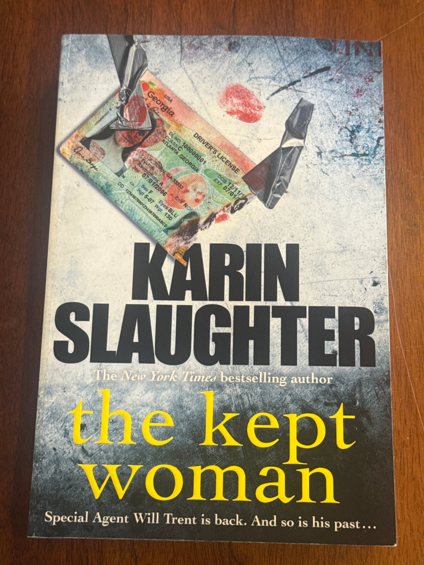 Kept woman. Karin Slaughter. 2016.