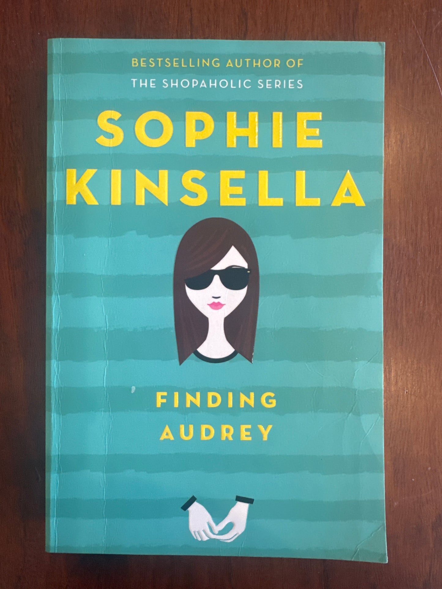 Finding Audrey. Sophie Kinsella. 2015.