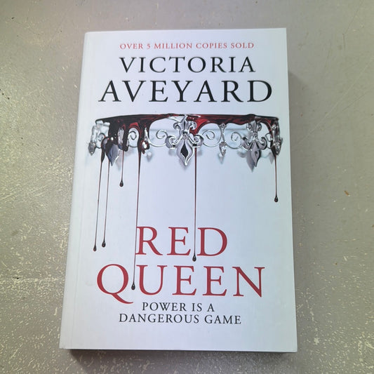 Red queen. Victoria Aveyard. 2015.