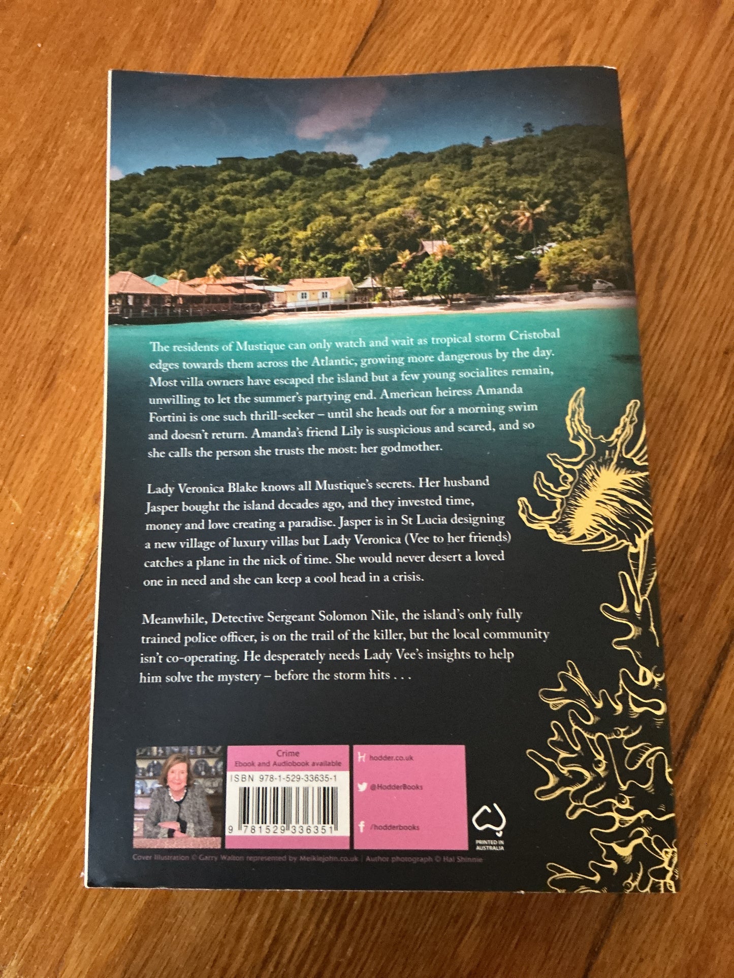 Murder on Mustique. Anne Glenconner. 2020.