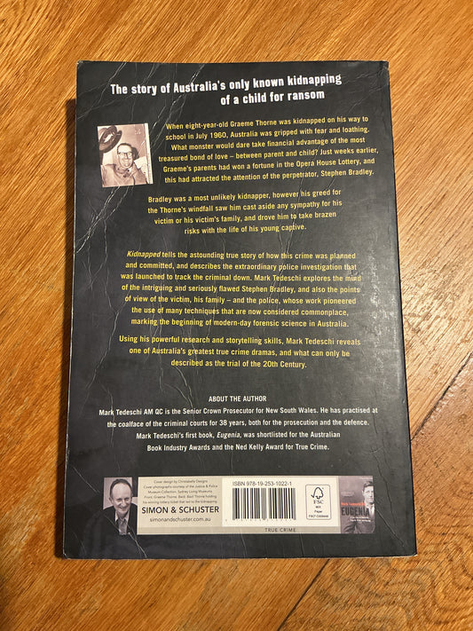 Kidnapped: the crime that shocked the nation. Mark Tedeschi. 2015.