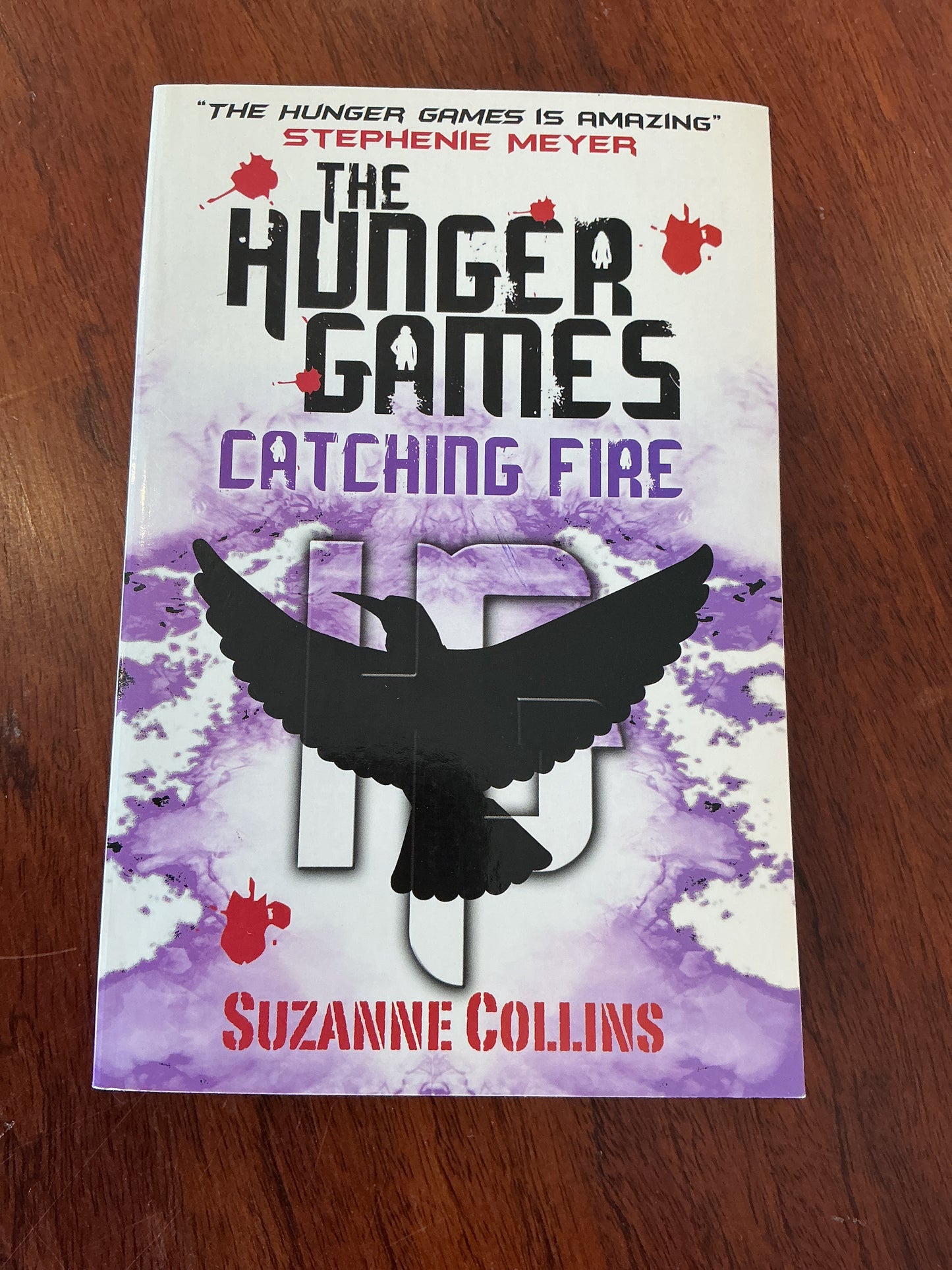 Catching fire. Suzanne Collins. 2009.