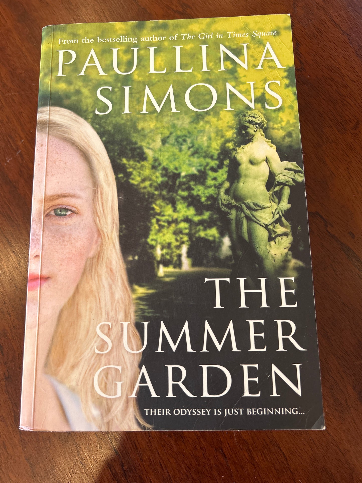 Summer garden. Paullina Simons. 2005.