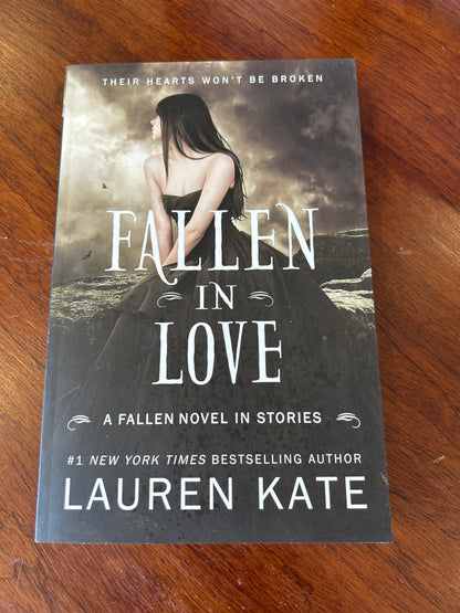 Fallen in love. Lauren Kate. 2012.