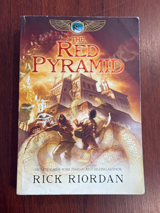 Red Pyramid. Rick Riordan. 2011.