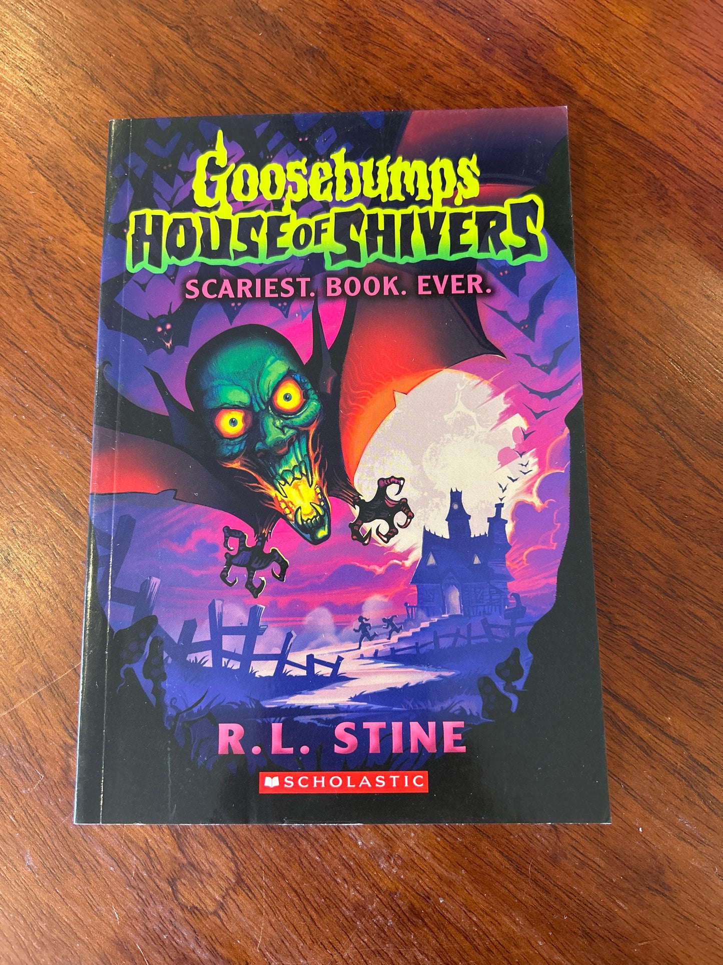 House of shivers. R. L. Stine. 2023.