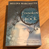 Finnikin of the rock. Melina Marchetta. 2009.