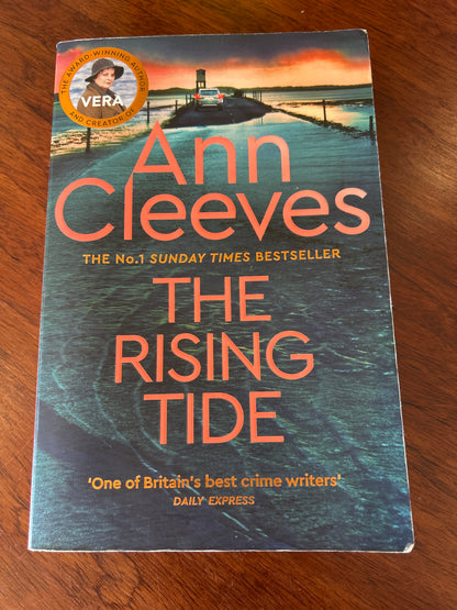 Rising tide. Ann Cleeves. 2023.