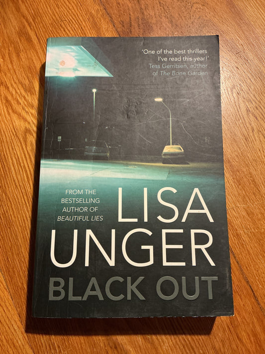 Black out. Lisa Unger. 2008.