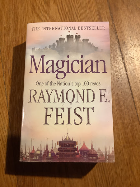 Magician. Raymond Feist. 1997.