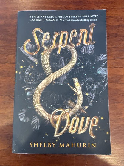 Serpent & dove. Shelby Mahurin. 2019.