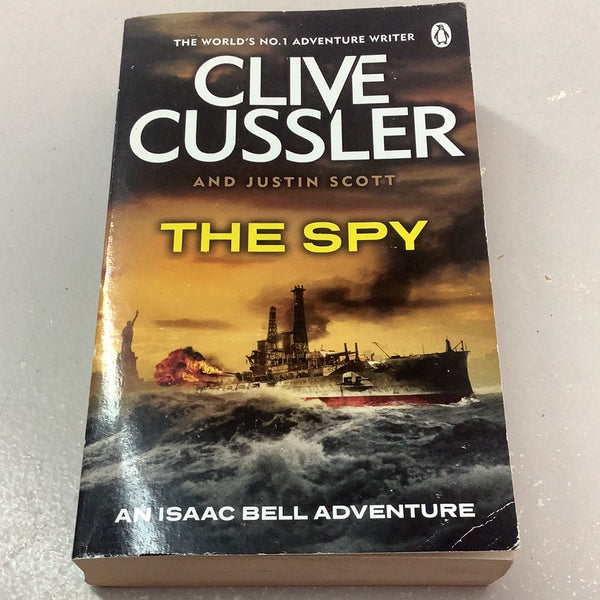 Spy. Clive Cussler. 2011.