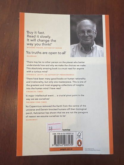Thinking, fast and slow. Daniel Kahneman. 2012.