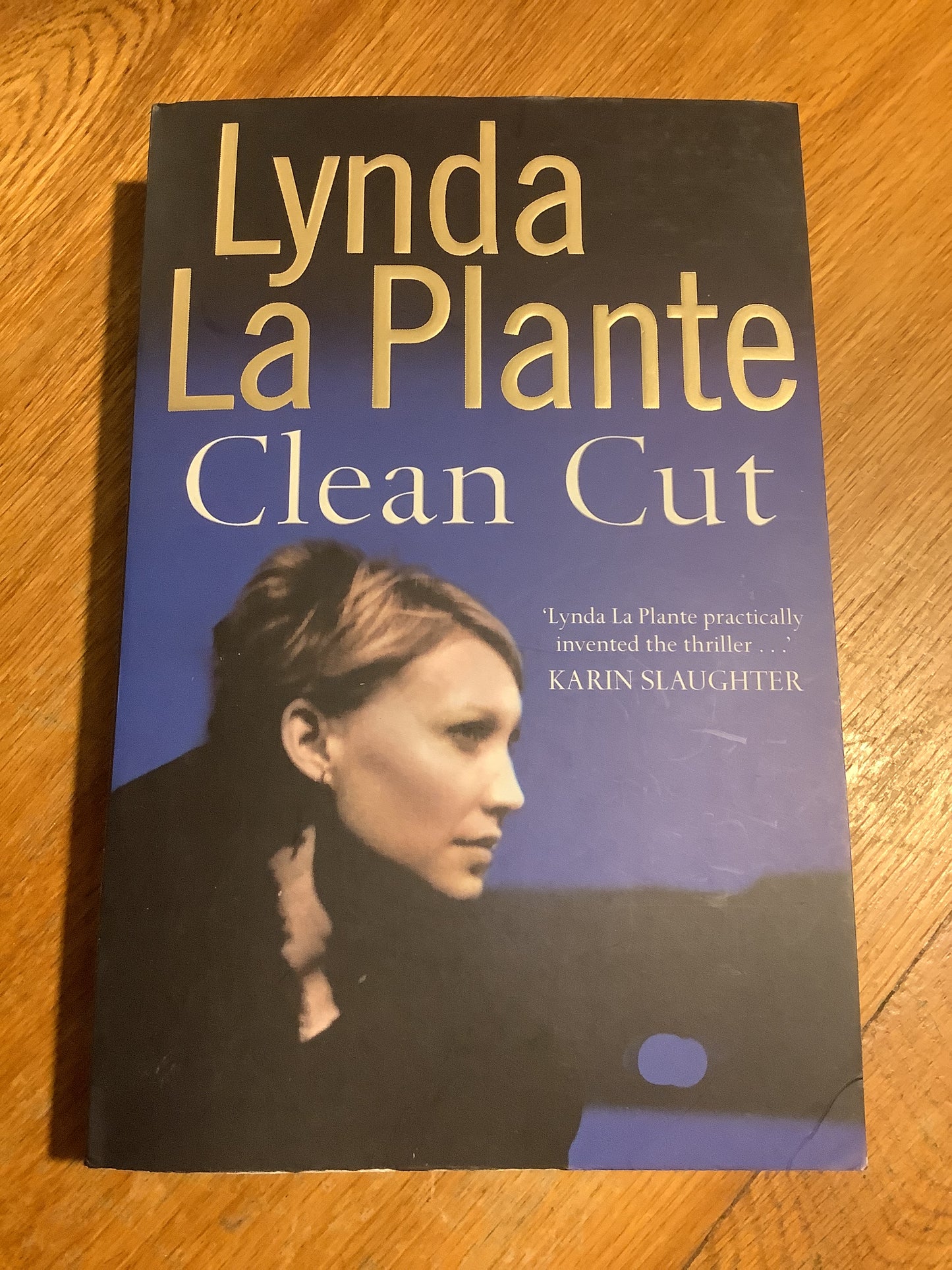 Clean cut. Lynda La Plante. 2007.