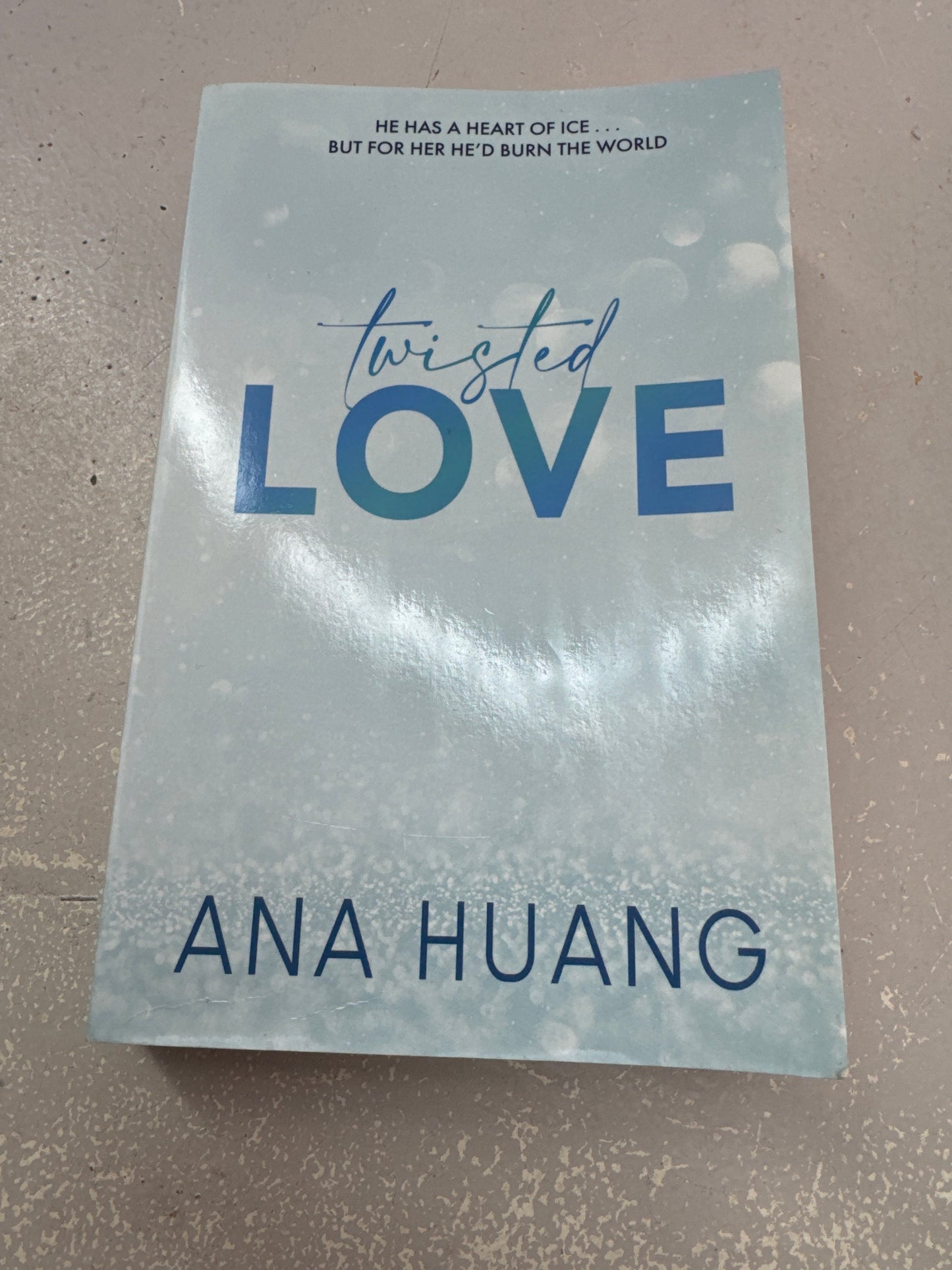 Twisted Love. Ana Huang. 2022.