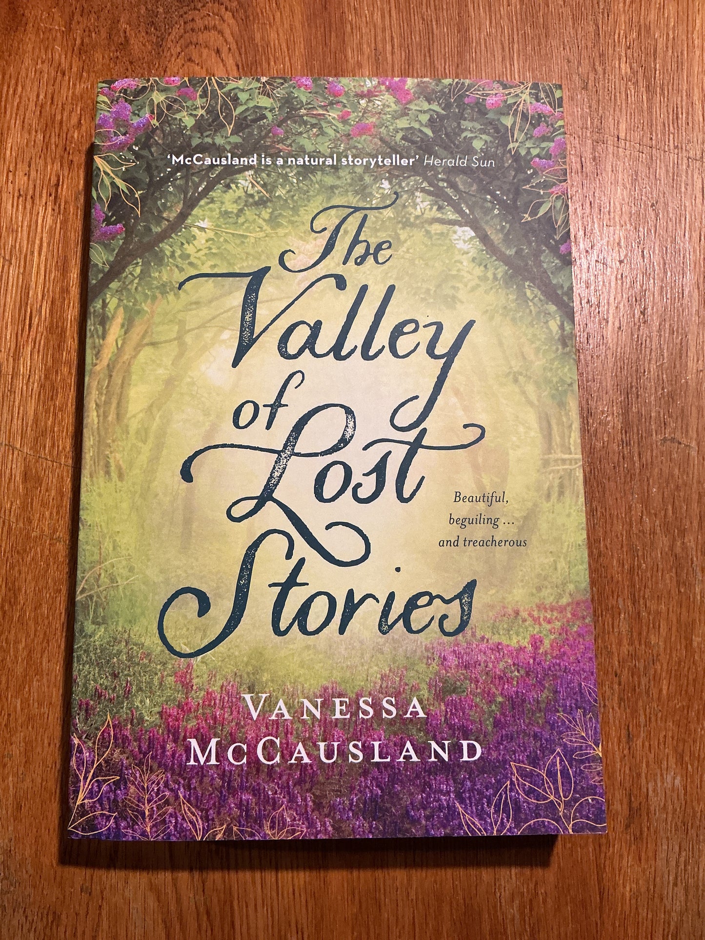 Valley of lost stories. Vanessa McCausland. 2020.