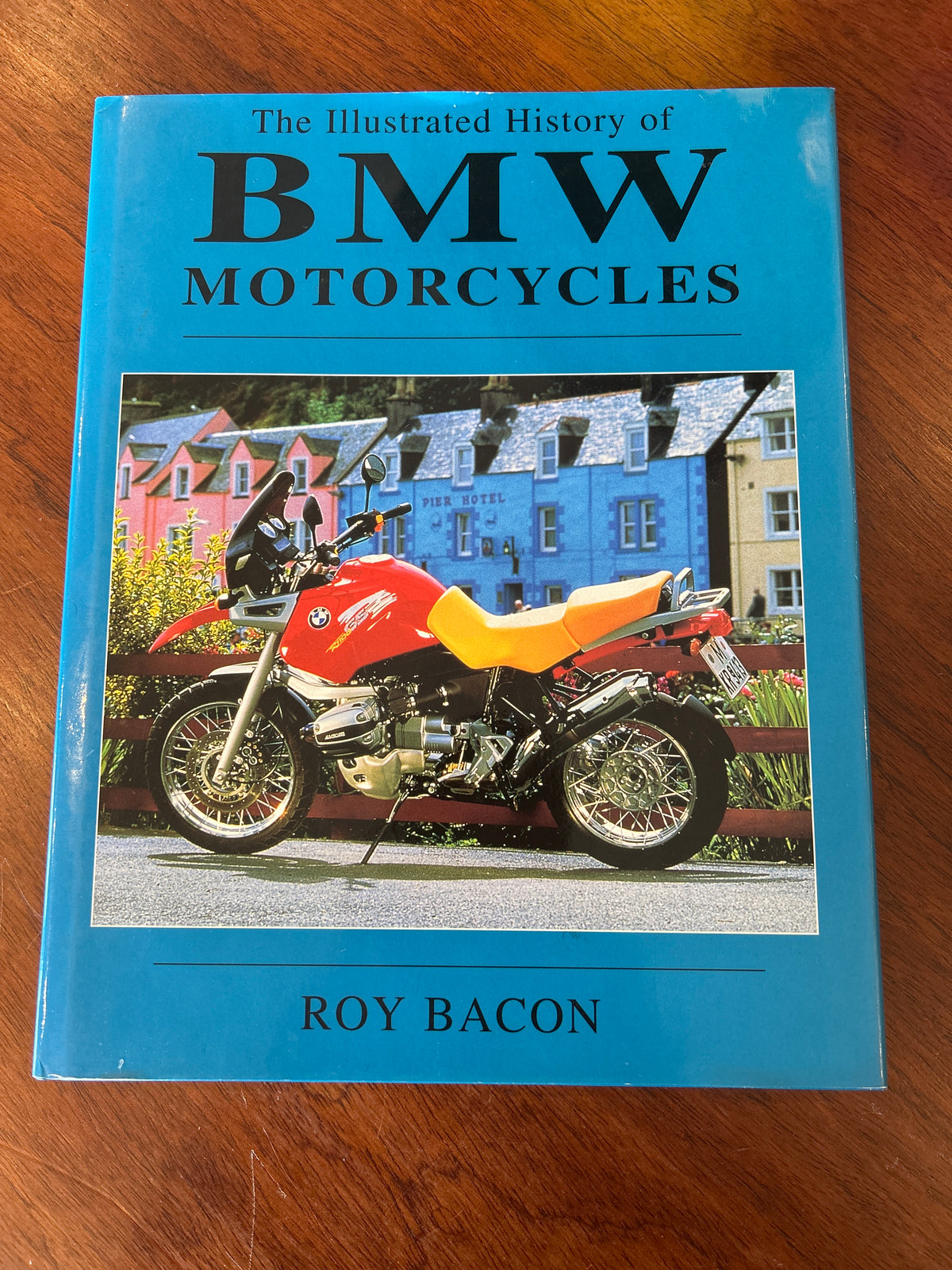 Illustrated history of BMW motorcycles. Roy Bacon. 1995.
