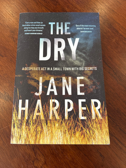Dry. Jane Harper. 2017.