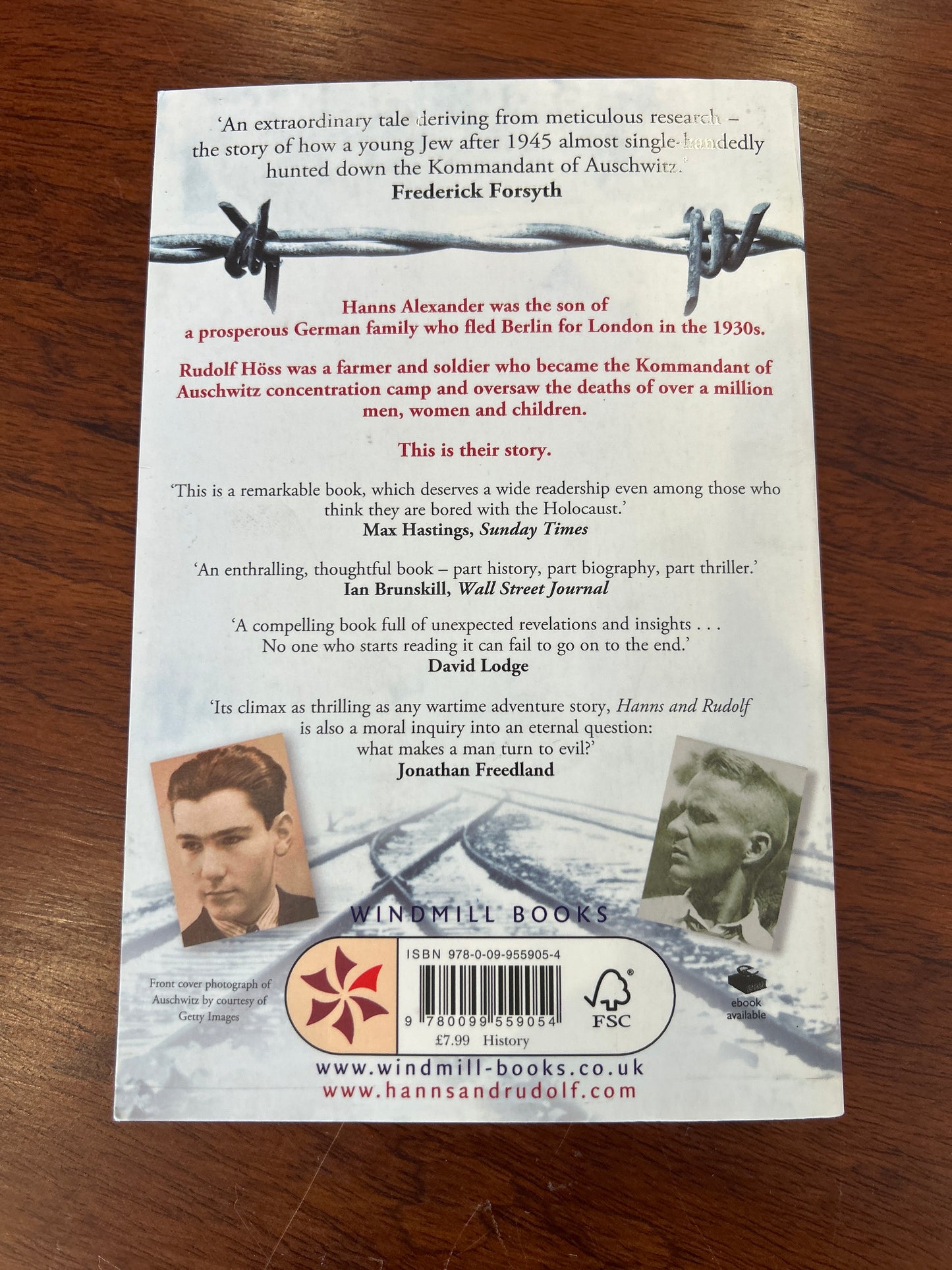 Hanns and Rudolf: the German Jew and the hunt for the Kommandant of Auschwitz. Thomas Harding. 2014.