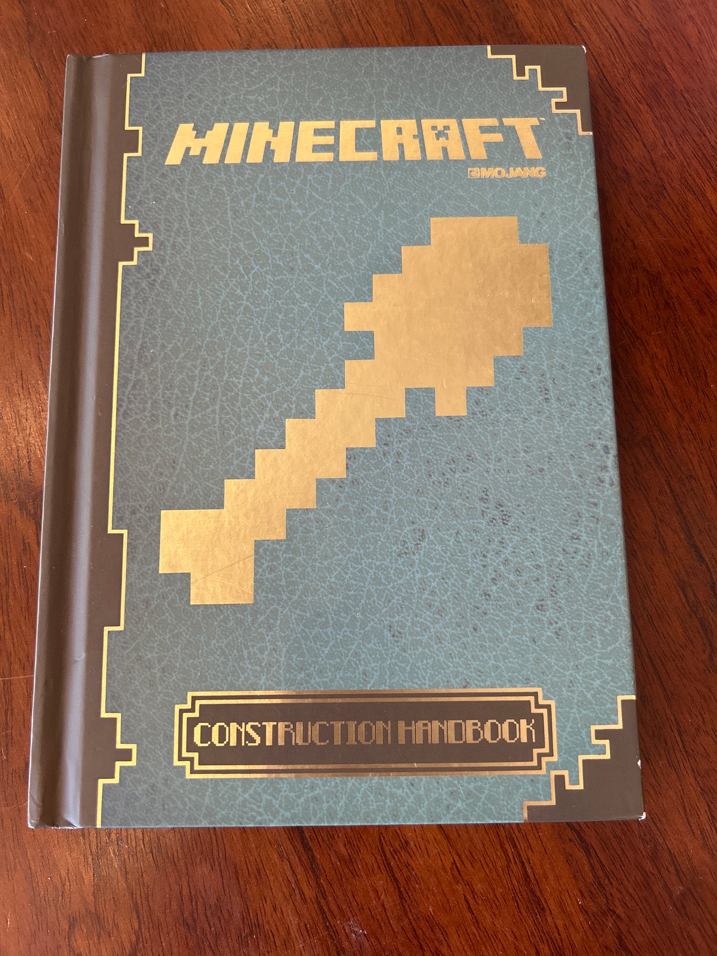 Minecraft: construction handbook. Matthew Needler and Phil Southampton. 2014.