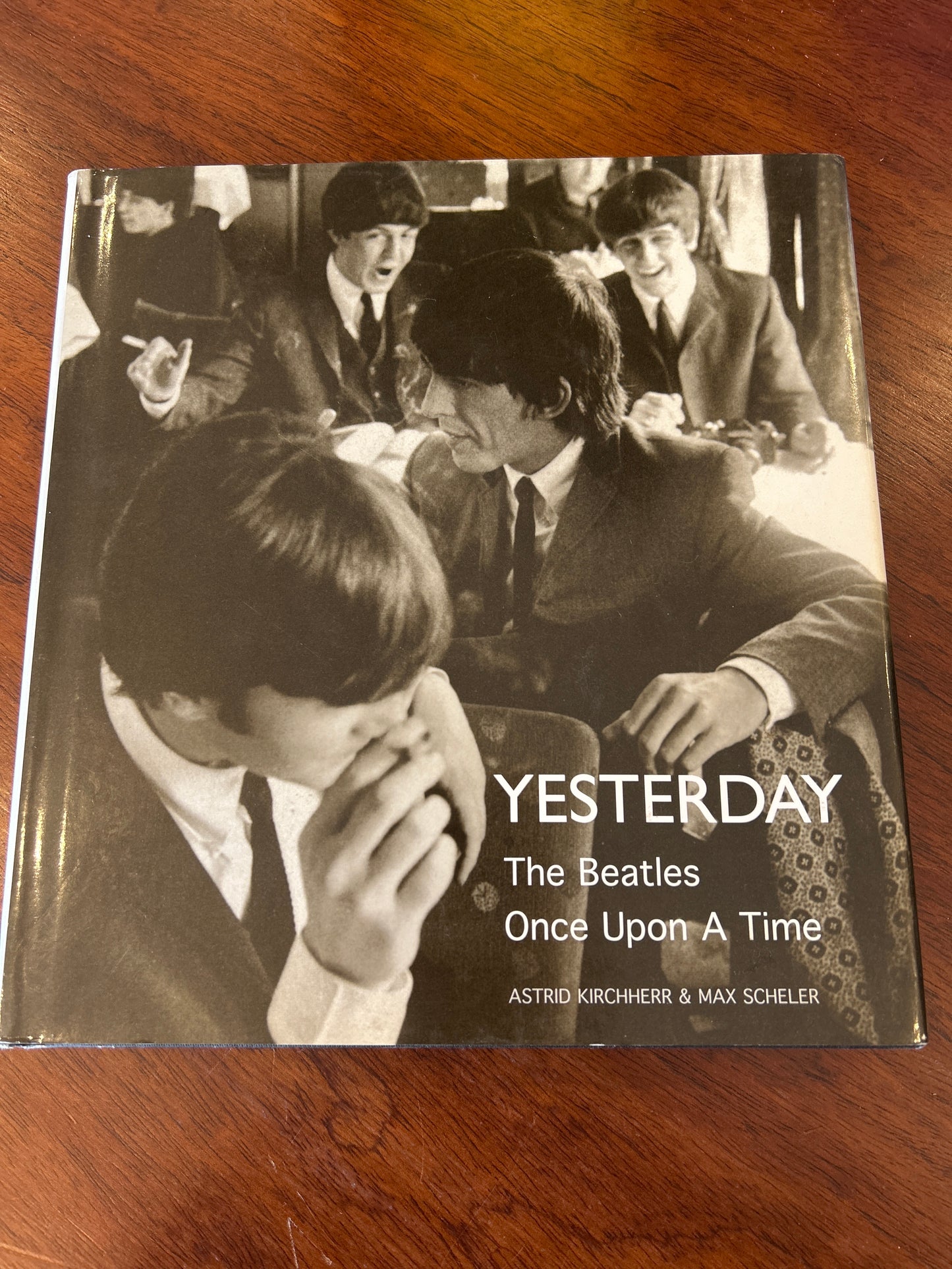 Yesterday: the Beatles Once upon a Time. Astrid Kirchherr & Max Scheler. 2007.
