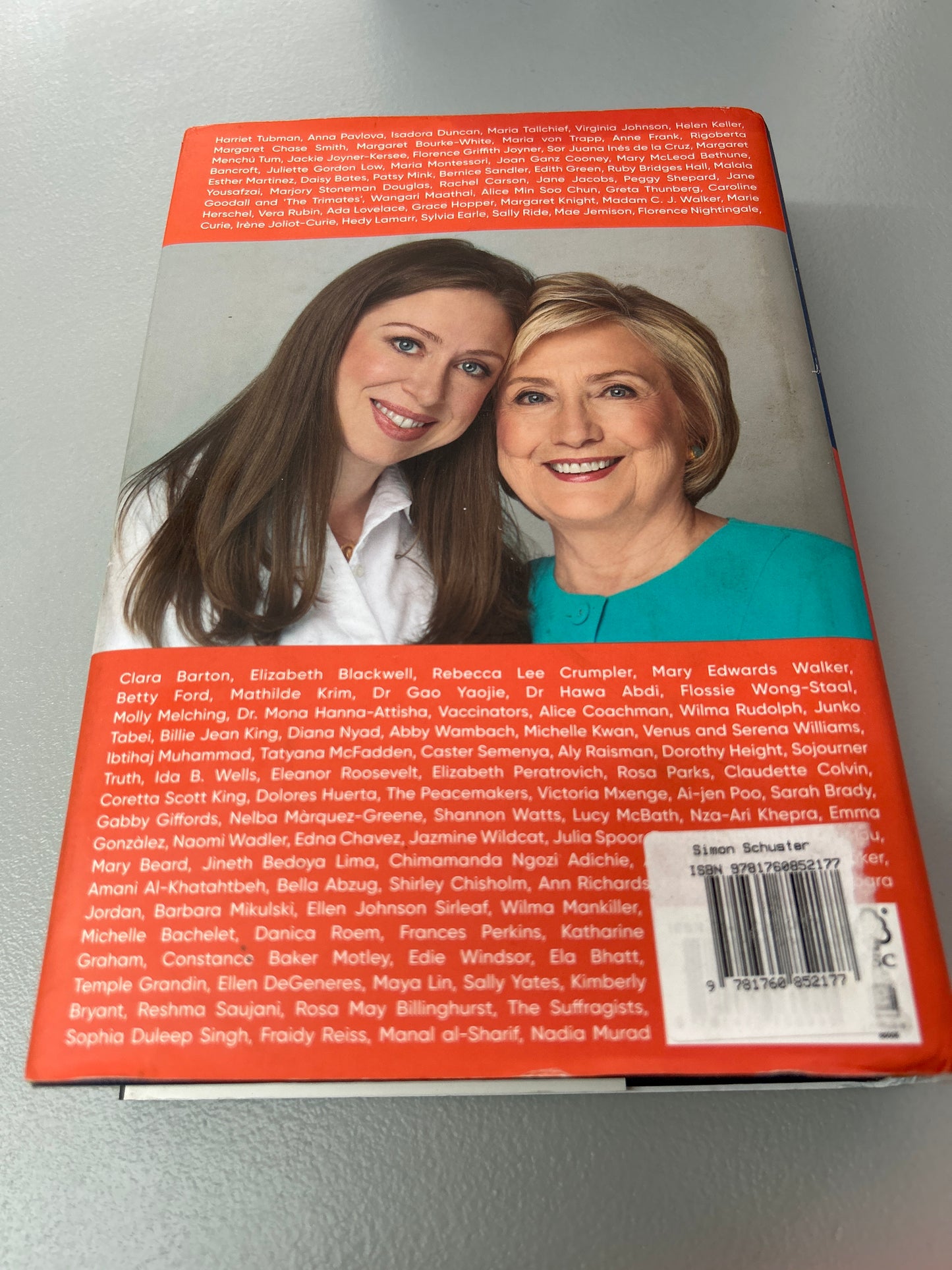 The Book of Gutsy Women. Hilary Rodham Clinton & Chelsea Clinton. 2019.