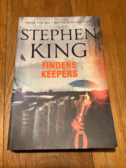 Finders keepers. Stephen King. 2015.