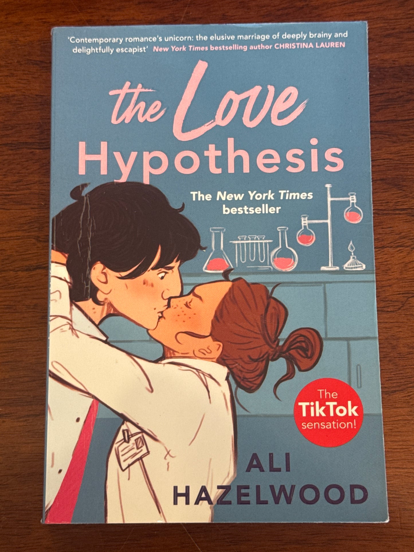Love hypothesis. Ali Hazelwood. 2021.