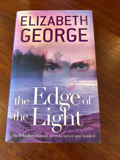 Edge of the light. Elizabeth George. 2016.