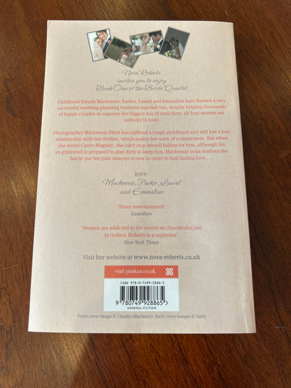 Vision in white. Nora Roberts. 2009.