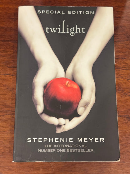 Twilight. Stephenie Meyer.