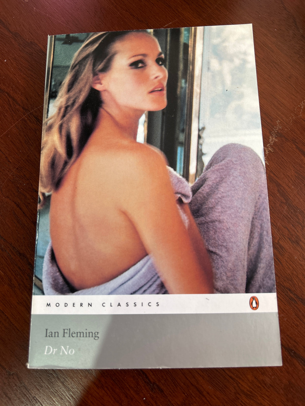 Dr No. Ian Fleming. 2004.